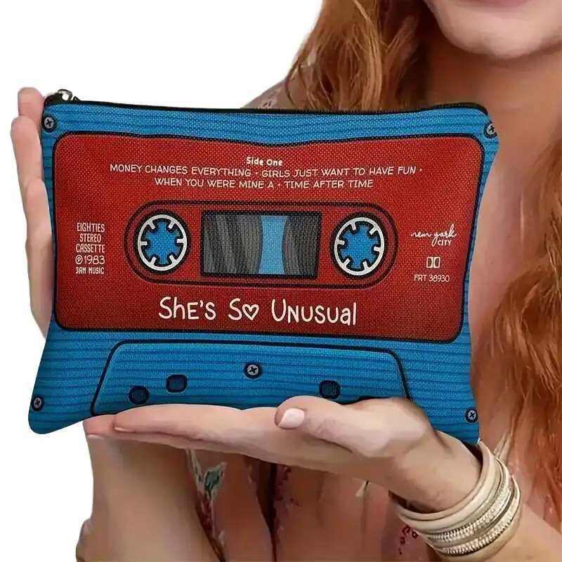 Lähetetään Heti meikkipussi Retro