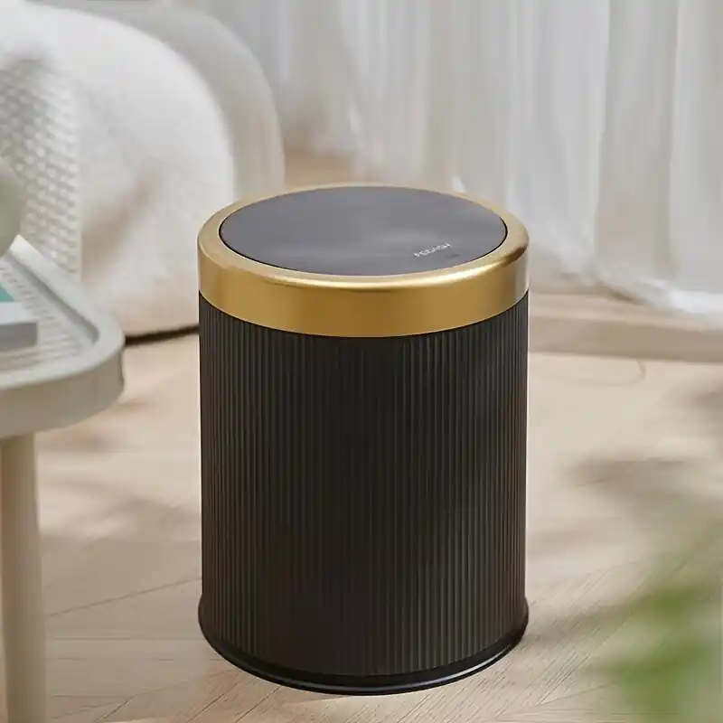 Ylellinen soikea roskakori kultaisilla yksityiskohdilla, Kreminiai vaisiai žali Uutuus
