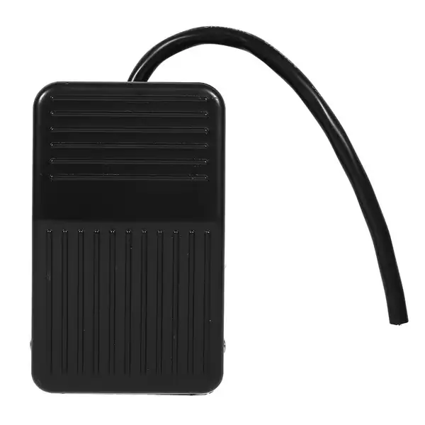 220V / 380V sähköteho muovinen jalkapoljinkytkin päälle/pois-ohjaus musta väri 10cm johto Kausialennus